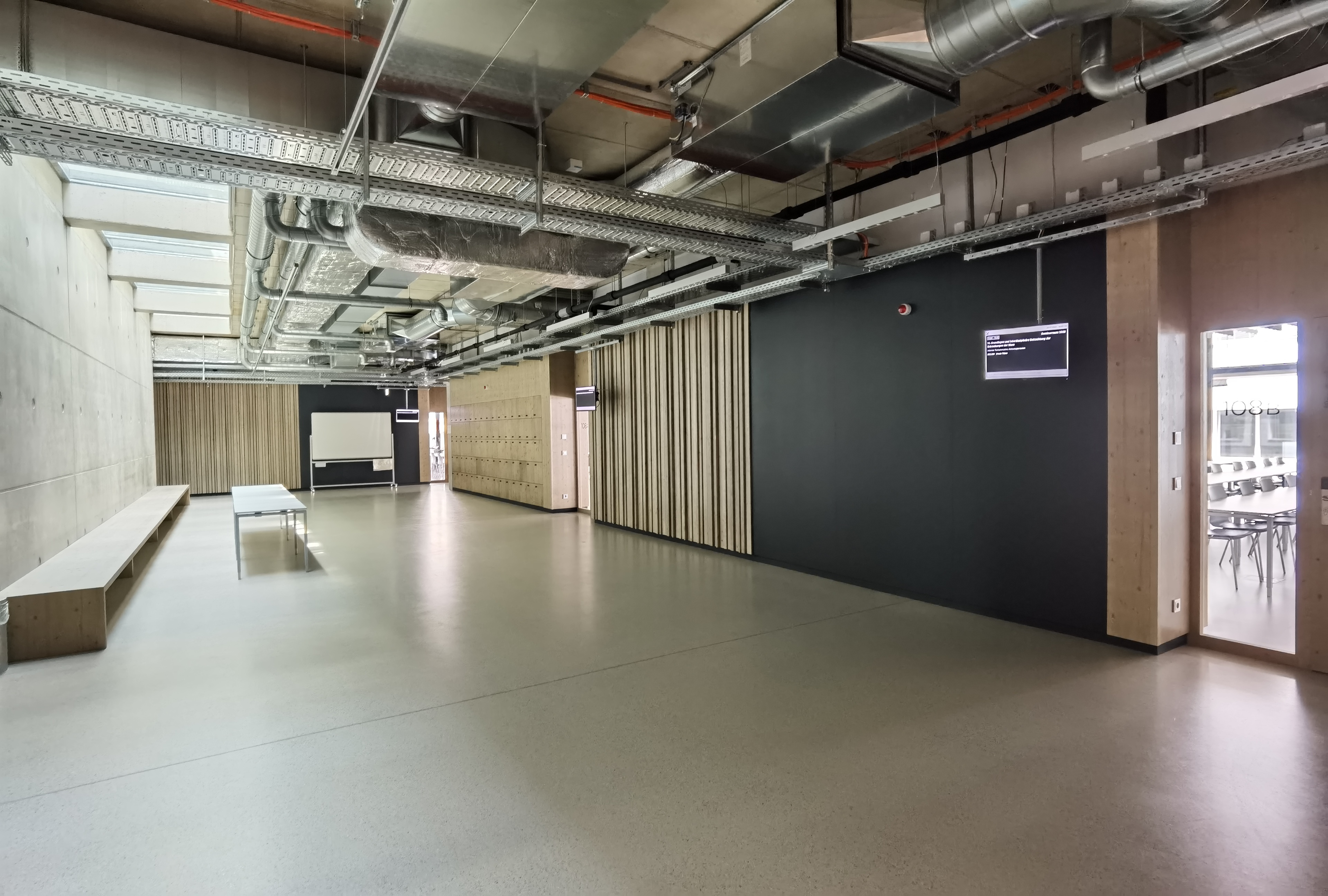 Cardea Monitor im Seminarraum